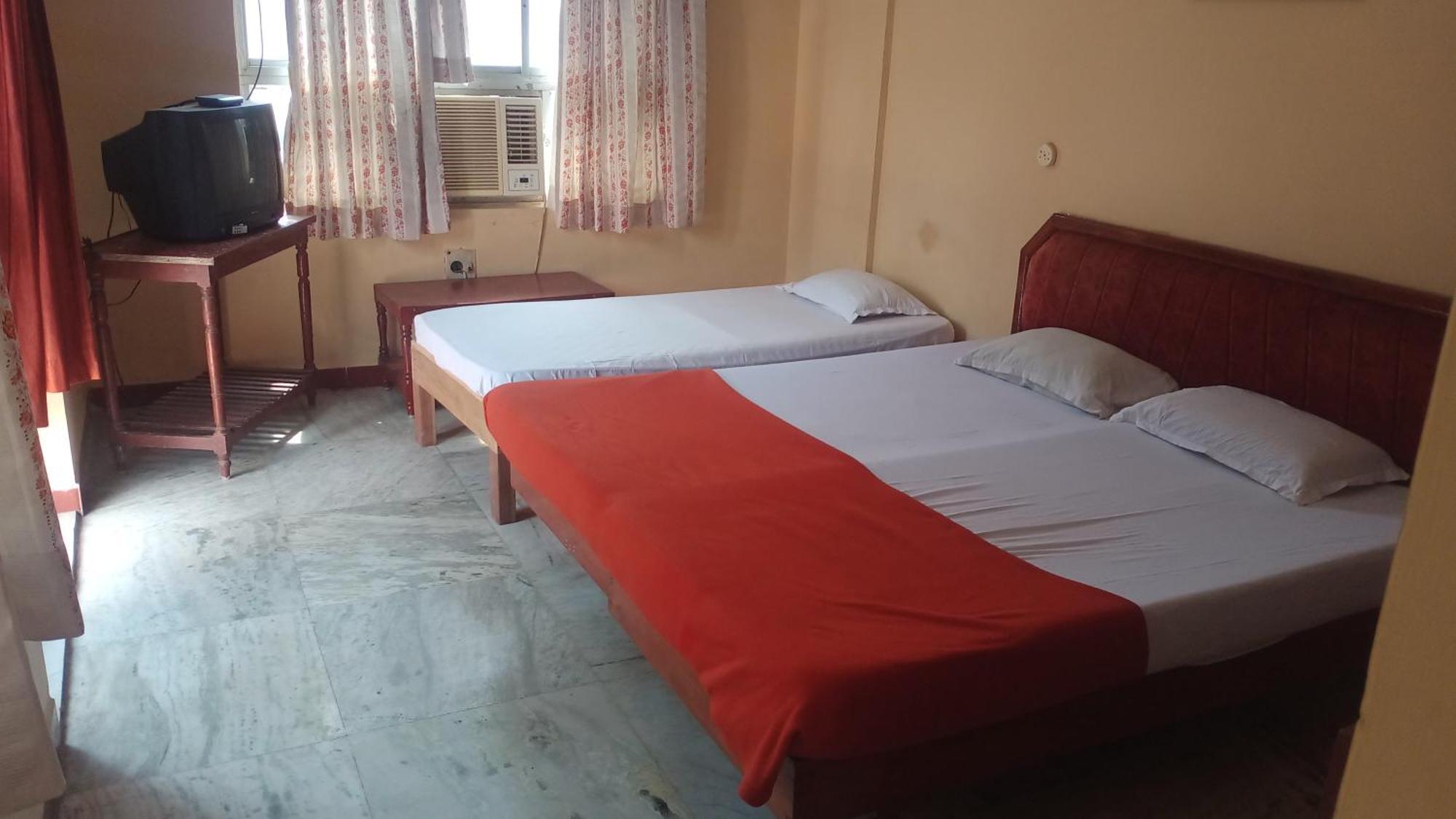 Hotel Soorya International Пондичерри Экстерьер фото