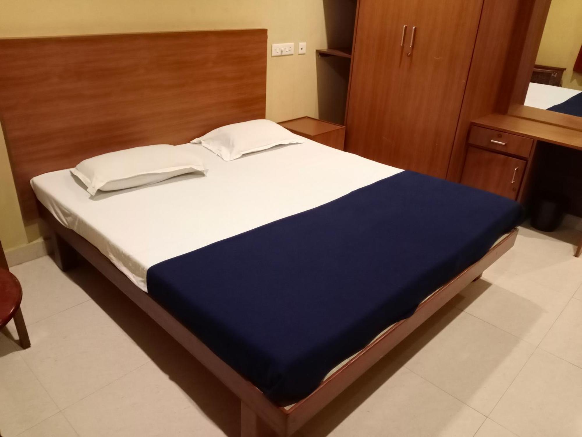 Hotel Soorya International Пондичерри Экстерьер фото